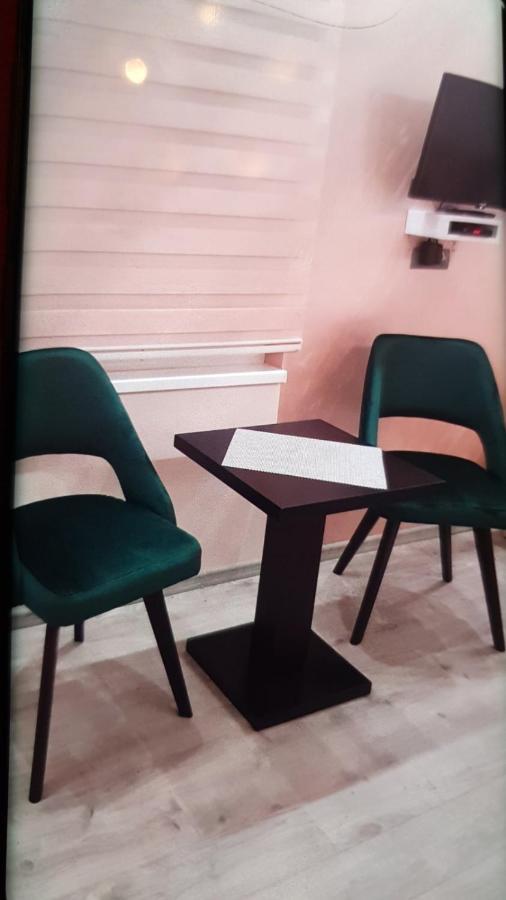 Lupino Apartments Belgrado Buitenkant foto